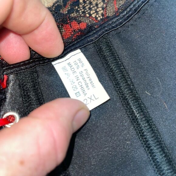 Red & black corset goth steampunk - Picture 4 of 8